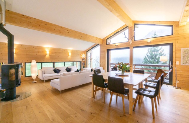 Chalet 'Olbios' with Mountain View, Shared Terrace and Wi-Fi