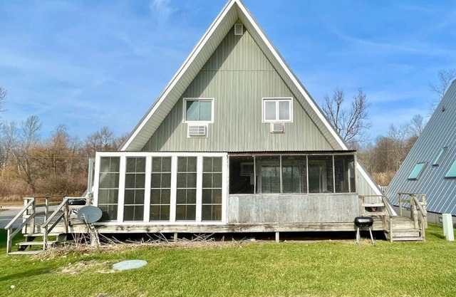 Chalet on the Lake 55 w/Beach Access, Pools, Sport Courts, Fishing Pond & more!