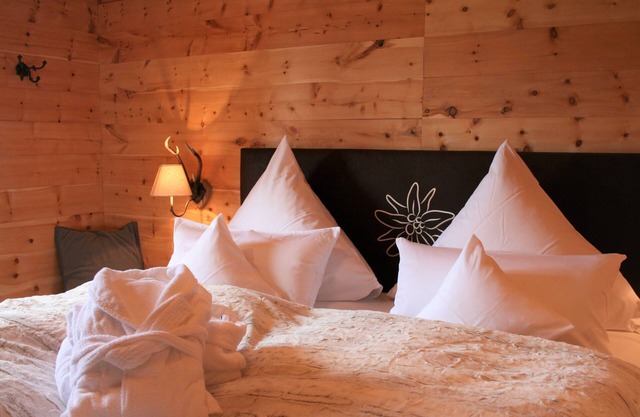Chalet Suite Almrausch mit Sauna und Balkon