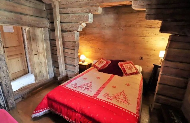 Chalet - Treat yourself to a Christmas and a Magic Day in a Charming Chalet in Arêches, Alps