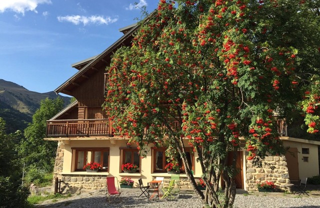 Chalet Valloire- Apartment for 9 people at the foot of the slopes