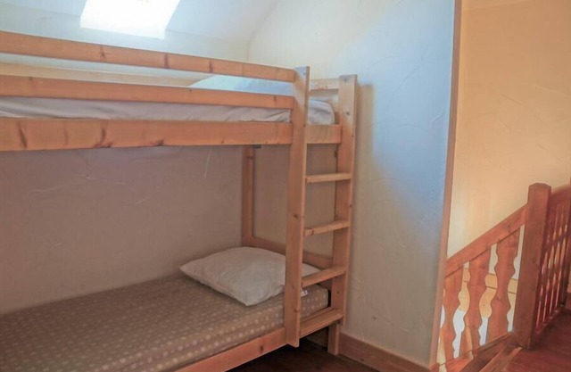 Chalet, view mountain, terrace, fireplace or stove, tv, ski locker, 110m², Pra Loup