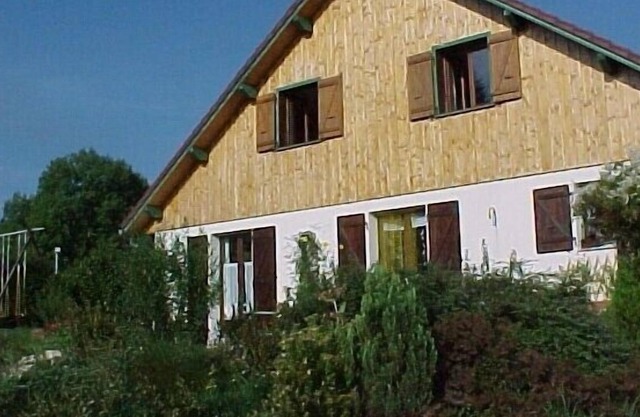 Chalet with views of Lake Saint-Point