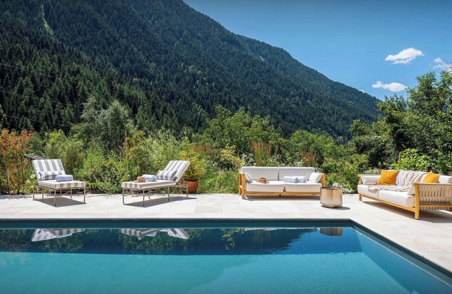 Chalet Wonderland - Luxury chalet for 13 with summer pool - OVO Network