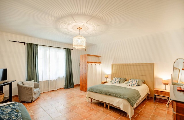 Chambre d'hôtes de la Cour - Provence Occitane