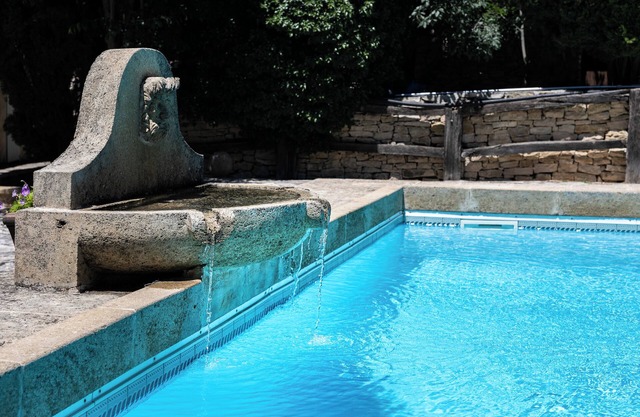 Chambre en Provence Dans une Parc Verdoyant Avec Salle de Bain et Cuisine