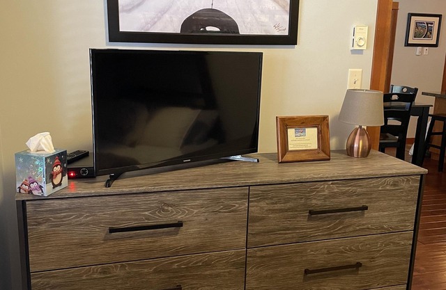 Changes in Altitude at Settler’s Crossing-Private Hot tub-Heated Parking