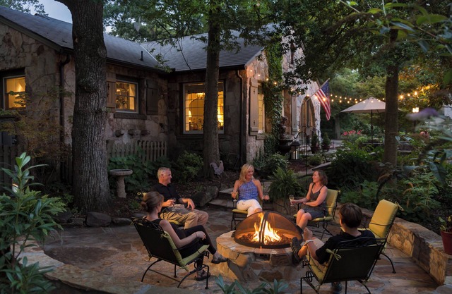 Chanticleer Inn Bed & Breakfast