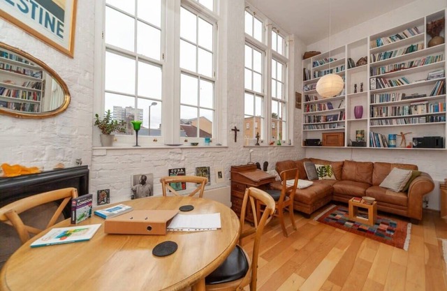 Characterful 1 Bed Apartment in Old Schoolhouse