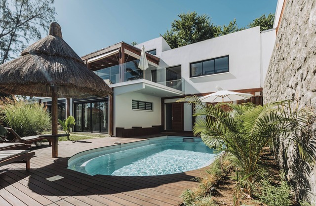 Charles - Villa Neuve - Piscine Accès Direct Plage