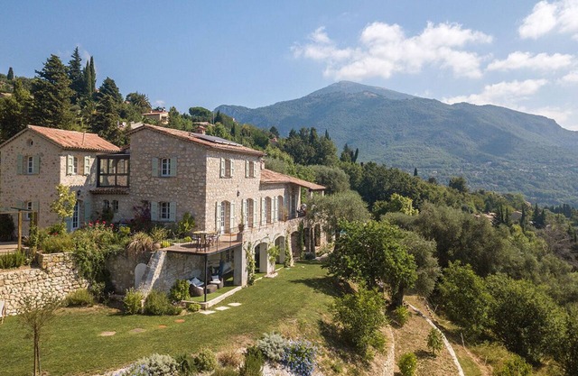 Charm, luxury, stunning views, spacious villa with heated pool, aircon and games