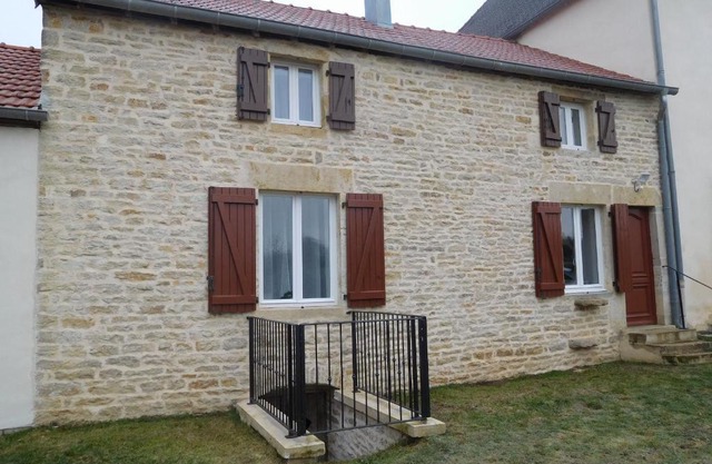 Charmant Gîte Familial à Gilley, Proche Fayl-Billot et Cite Fortifiée de Langres - FR-1-611-71