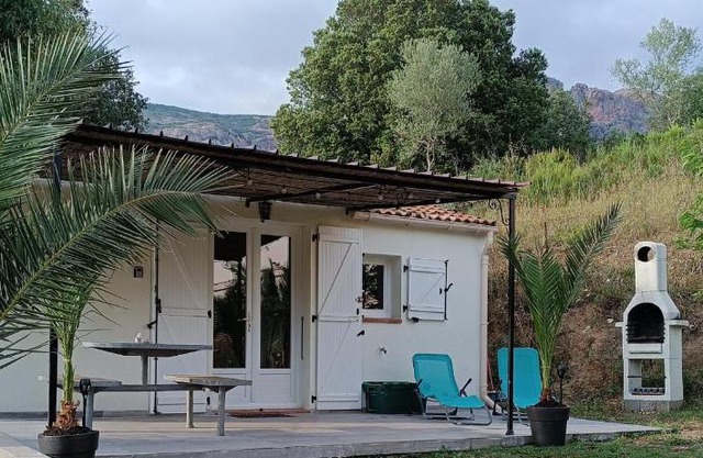 Charmante maisonnette situé au calme proche d'Ajaccio.
