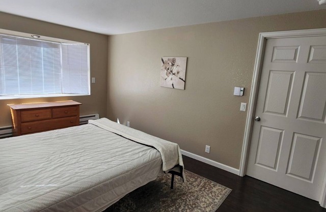 Charming 1-bedroom guest house near downtown Colorado Springs with WiFi