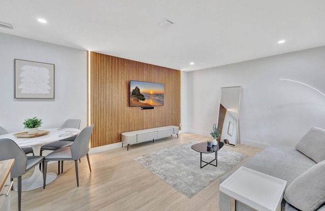 CHARMING 1-bedroom apartment in lovely Ft Lauderdale with AC, WiFi