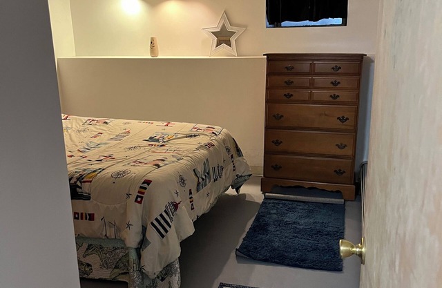Charming 1-bedroom apartment with WiFi, AC in wonderful Waltham