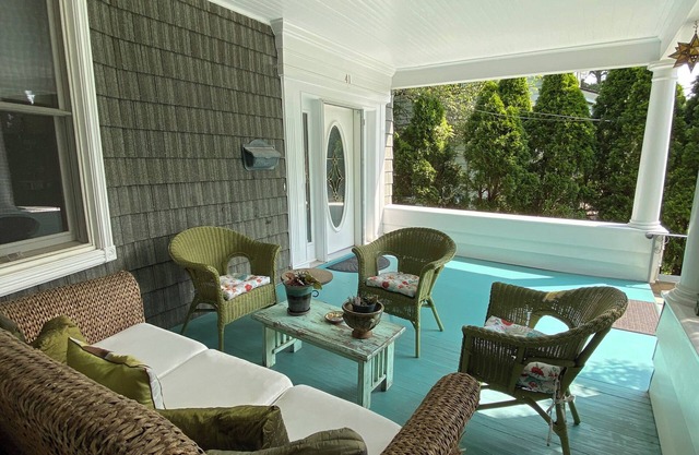 Charming 1-bedroom apartment - 38 Mins to NYC/Parking on site