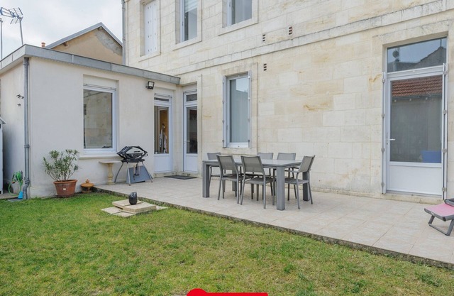 Charming 120m² Home Near Beach, 6-8 Guests, WiFi, Enclosed Garden