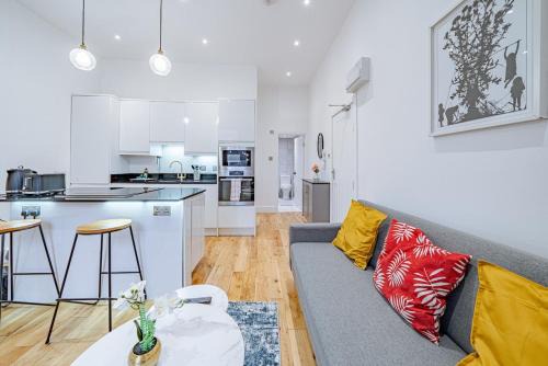 Charming 1BR Prime Location Near Station & Shops