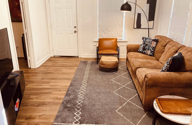 Charming 2-bedroom house with WiFi, AC in North Little Rock