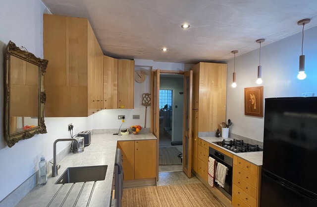 Charming 2-bedroom apartment in fabulous Kew
