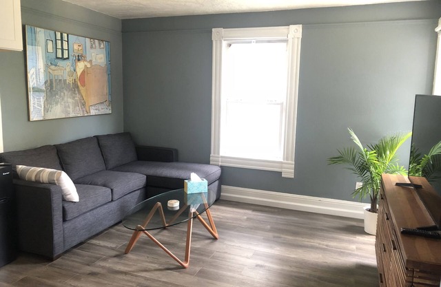 Charming 2 Bedroom Apartment