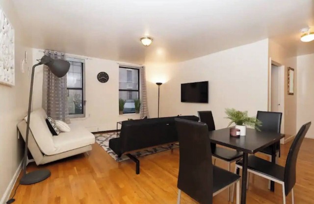 Charming 2-bedroom Central Park North apartment in vibrant New York