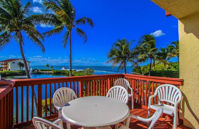 Charming 2-bedroom condo with WiFi and AC in delightful Key Largo