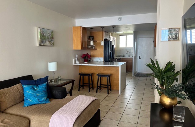 Charming 2-bedroom condo with Ocean views!