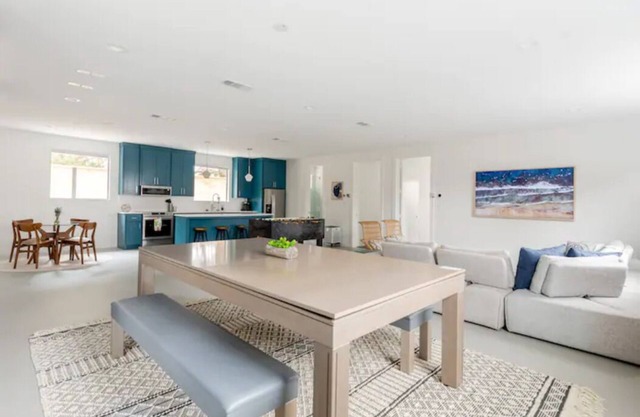 Charming 2-bedroom duplex in the heart of Lowest Greenville.