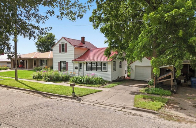 Charming 2-bedroom house in Viroqua with AC
