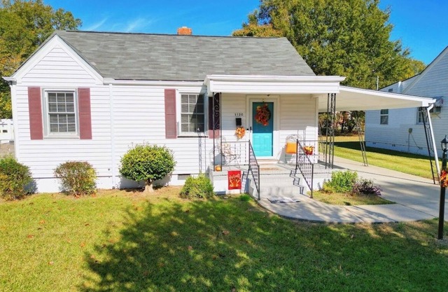 Charming 2-bedroom house in Wilson with Central Heating & Cooling