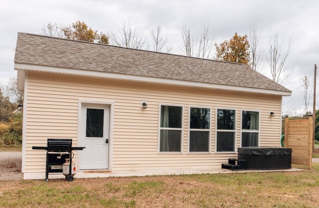 Charming 2-bedroom tiny house in Pulaski