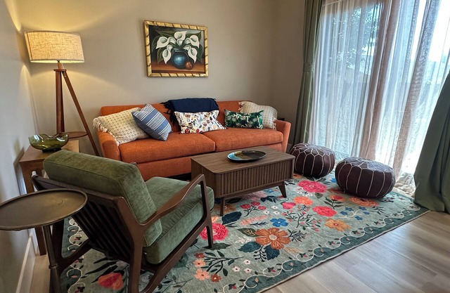 Charming 2-bedroom bungalow in Highland Park
