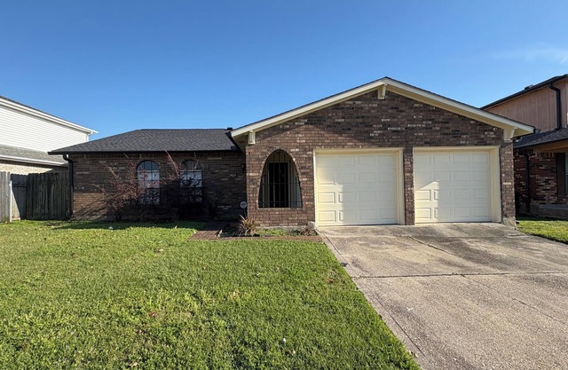 Charming 2-bedroom house in New Orleans with WiFi and AC