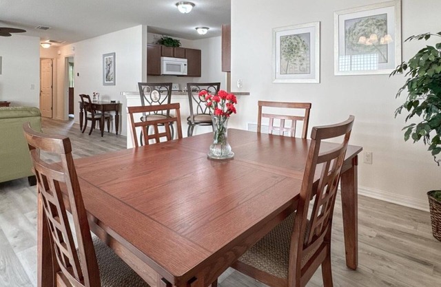 Charming 2-bedroom house 5 min to Brownwood Square for nightly entertainment.