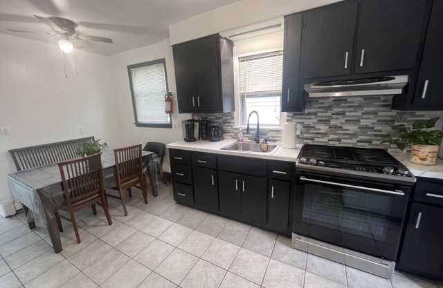 Charming 2 bedrooms apartment w/parking near NYC