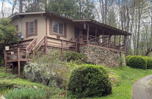 Charming 2-BR Country Cottage-Very Convenient to Linville, Banner Elk, Newland.