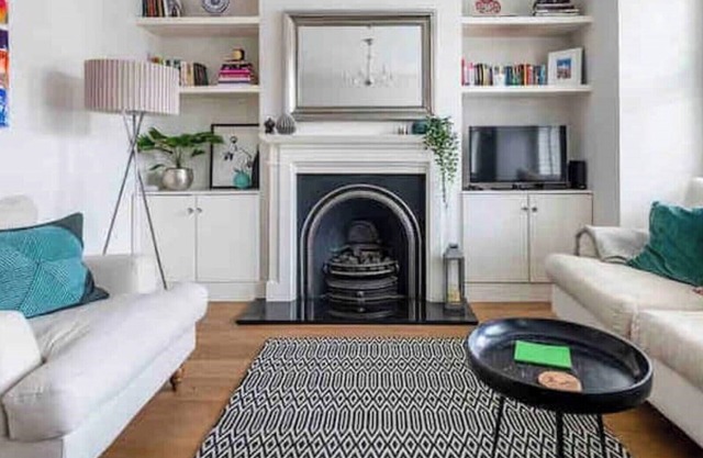 Charming 2B2B Maisonette with private garden and parking