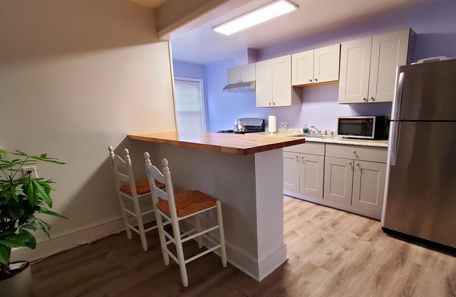 Charming 2bed, 2 baths apt 5min from the beach!