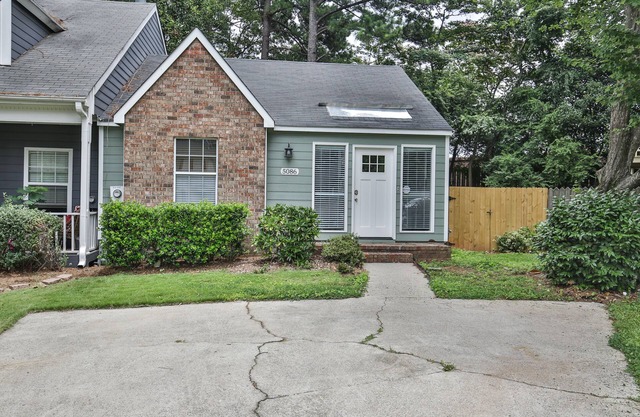 Charming 2BR/2BA Townhome - SLEEPS 6 - Pet-Friendly Retreat