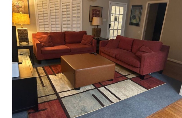 Charming 3-bedroom cottage in terrific Corpus Christi with WiFi