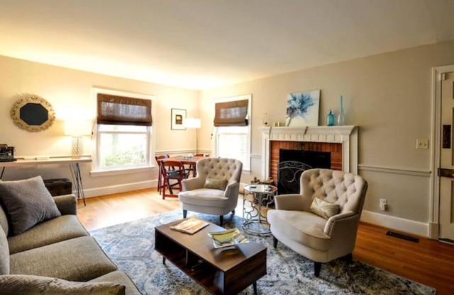 Charming 3-bedroom house in peaceful Fredericksburg with Firepit