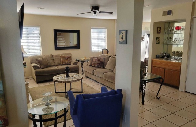 Charming 3-bedroom Condo w/Patio - Cal Tech Area
