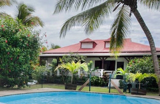 Charming 3 bedroom air-conditioned accommodation with private pool
