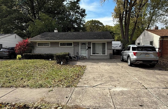 Charming 3-bedroom house with AC, WiFi in serene Southfield
