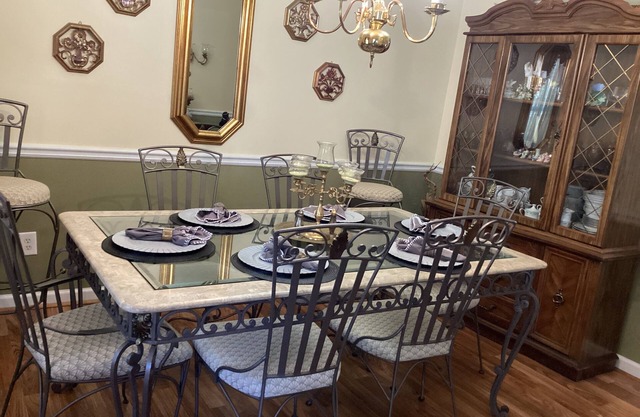 Charming 3-bedroom home WiFi, AC in a quiet ,delightful subdivision in Lithonia