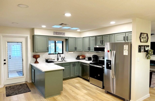 Charming 3-bedroom house in rural Surprise, 20 minutes to Spring training games.