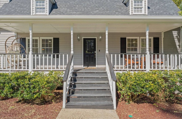 Charming 3-bedroom house in fabulous Acworth with AC, WiFi - Pet Friendly n