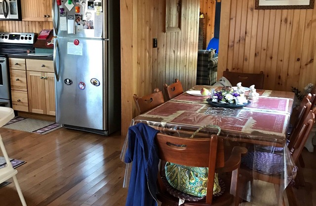 Charming 3-bedroom house with AC, WiFi in serene Freedom